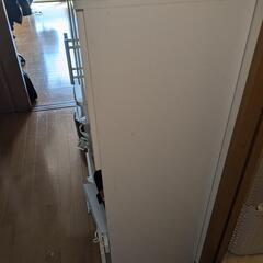 決まりました　急募　食器棚　　3月16日までに引き取れる方のみ　価格交渉受付ますの画像