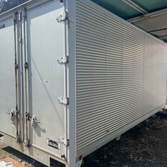 コンテナ、物置き