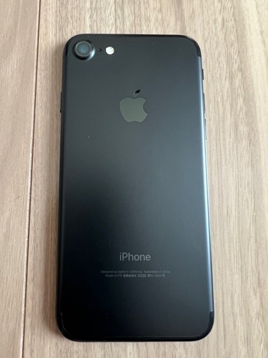 【取引中】iPhone7 ブラック　128GB 82%