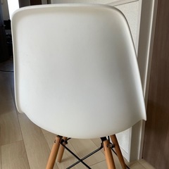 ニトリ　イームズ風チェア
の画像