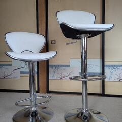 カウンターチェア　2個　ニトリ　バーチェア　ハイチェアの画像