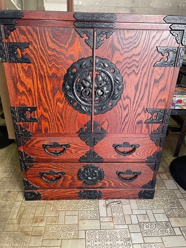 岩谷堂箪笥　漆喰