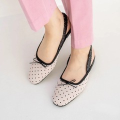 新品未使用　ラウナレアのドット柄のベージュと黒のバレエシューズ⭐︎の画像