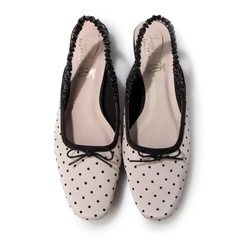 新品未使用　ラウナレアのドット柄のベージュと黒のバレエシューズ⭐︎