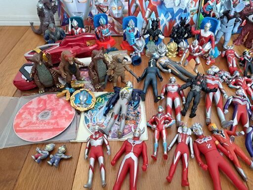 ★ウルトラマン　まとめて　ソフビ　指人形　本　他★