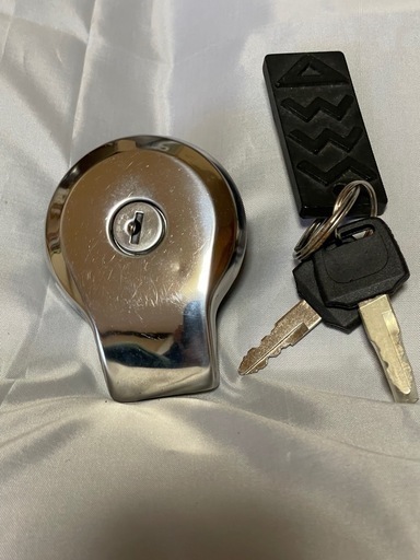 海*主様 sr400 タンク キャップ付き　鍵なし SR400純正タンクキャブ用 タンクキャップカスタム