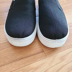 スニーカー黒23cm　新品の画像