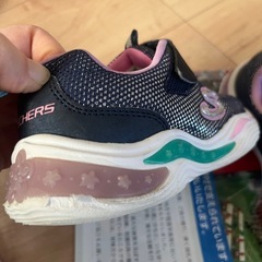 スケッチャーズ　光るスニーカー　女の子18センチの画像