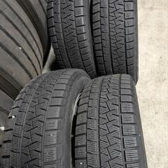 年末値下げPIRELLIのスタッドレスタイヤの画像
