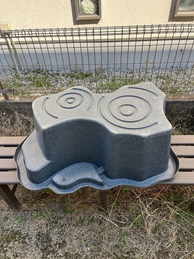 送料無料ゼンスイなごみ池90L中古
品。金魚メダカ鯉に。