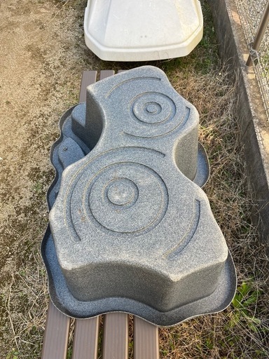 送料無料ゼンスイなごみ池90L中古
品。金魚メダカ鯉に。