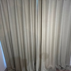 オーダーカーテン　アイボリー　光沢あり