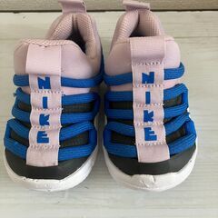 【中古雑貨】ナイキ　シューズ　１２．０ｃｍ