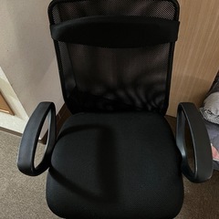 机と椅子の画像