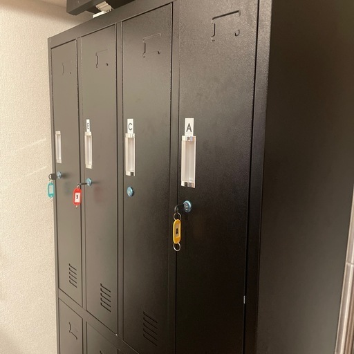 【美品！値下げ中】ロッカー8人用　組立済み！ブラック