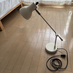 boltz デスクライトの画像