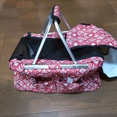小型犬用折り畳みキャリーバッグ（piknikule製／中古、キズ...