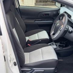 トヨタ　アクア　平成27年　走行距離4万キロ　車検2年間　プッシュスタート バックカメラの画像