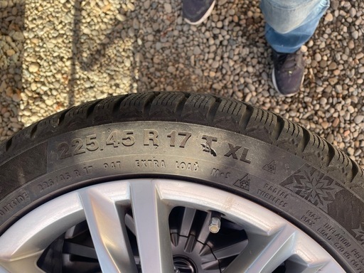 コンチネンタル　スタッドレスタイヤ付きフォルクスワーゲン純正ホイール