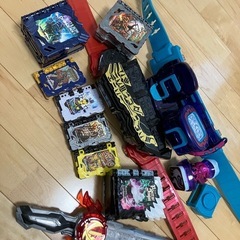 バンダイ 仮面ライダーセイバー⭐︎ベルト⭐︎仮面ライダーリバイス