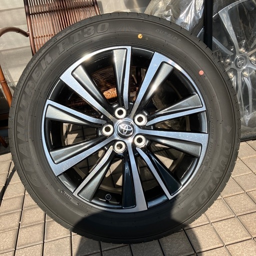 トヨタハリヤー純正タイヤ、アルミホイール【取引済】
