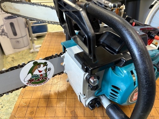 ? 【チェーンソー】makita エンジン ME333【地域最大電動工具の売場・エンジン工具 高価買取アールワン田川】