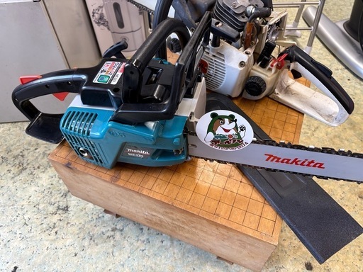 ? 【チェーンソー】makita エンジン ME333【地域最大電動工具の売場・エンジン工具 高価買取アールワン田川】