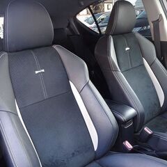 お顔も格好良い！ハーフレザーシートで内装も格好良いお車(*'▽')