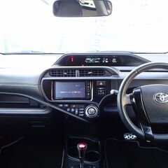 お顔も格好良い！ハーフレザーシートで内装も格好良いお車(*'▽')の画像