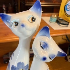 人気のシャム猫の置物の画像