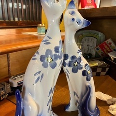 人気のシャム猫の置物の画像