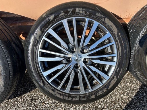 【美品】E52 エルグランドハイウェイスター純正アルミホイール225/55R18