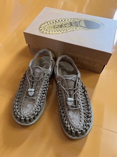 KEEN メンズサンダル