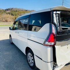 日産セレナGC27の画像