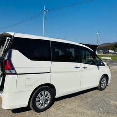 日産セレナGC27の画像