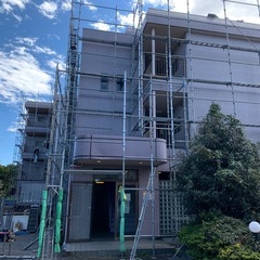 足場の施工致します。