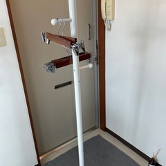 ハンガーラックの画像