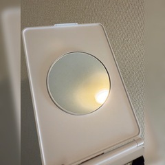 《一旦締め切り》3光色切り替え折りたたみ女優ミラーの画像