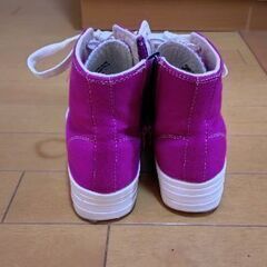 スニーカーの画像