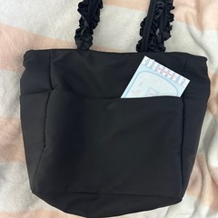 メゾンドフルール　maisondefleur トートバッグ　撥水加工　上部ファスナー付きの画像