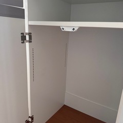 縦長 収納棚の画像