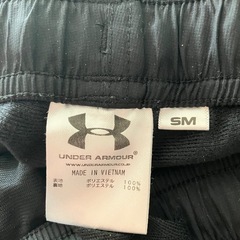 ◆UNDER ARMOR◆ナイロンシャカシャカパンツ♪サイズSMの画像