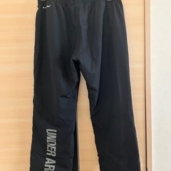 ◆UNDER ARMOR◆ナイロンシャカシャカパンツ♪サイズSMの画像