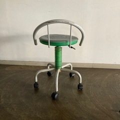 椅子　コロ付　高さ調整可能　座面汚れありの画像