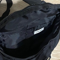 GLOBAL WORKショルダーバッグの画像