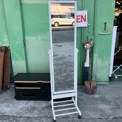 キャスター付き　縦鏡　鏡　ミラー　店舗用品の画像