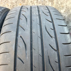 245/40/19タイヤ
の画像