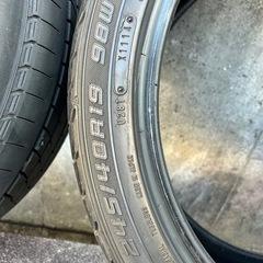 245/40/19タイヤ
の画像