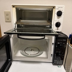オーブントースターと電子レンジの画像
