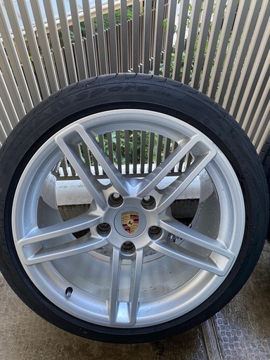 ポルシェ 純正　19インチ ホイール 5スポーク　タイヤ走行1000キロ未満